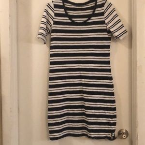 Vineyard vines t-shirt dress